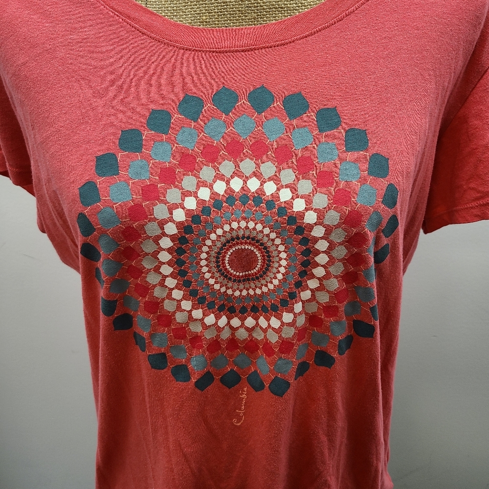 Columbia t-shirt